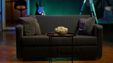 Beginner's Guide to Background Lights for Vlogging